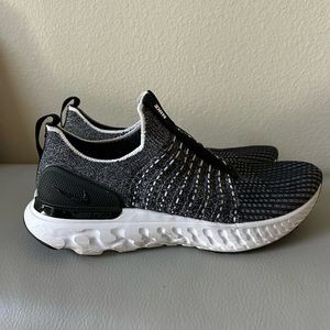 Hardly ever worn Nike React Phantom Run Flyknit 2